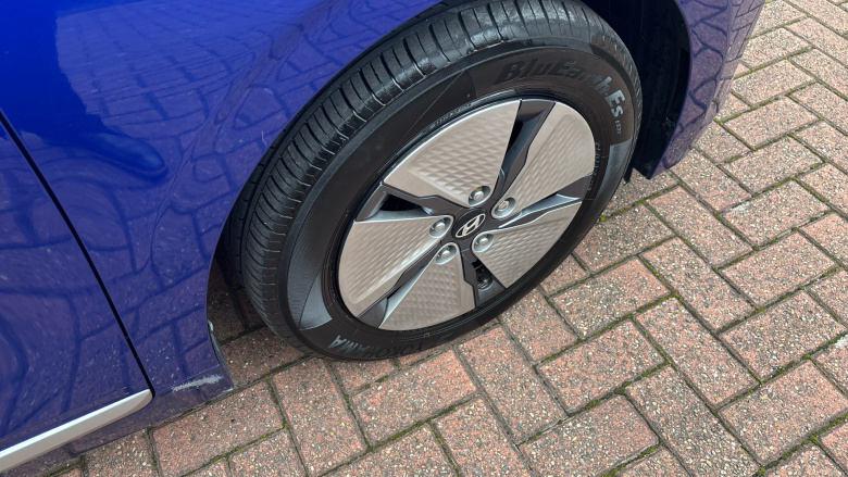 Hyundai IONIQ 1.6 GDi Hybrid Premium 5dr DCT Hybrid Hatchback